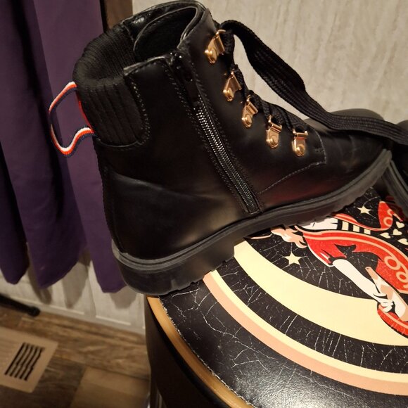 Tommy Hilfiger boots - Picture 6 of 15